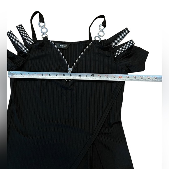 Sexy V-Neck Black Cold Shoulder Ribbed Knit Top with V Slit at Waist, size S M L - Picture 6 of 14